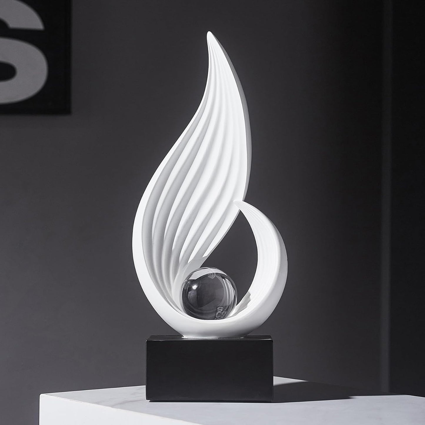 Stunning Modern White Abstract Resin Sculpture - Elegant Table Decor for Living Room, Office, and More